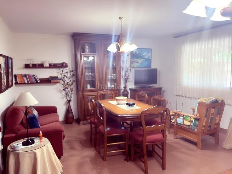 Foto d19fc176-69a9-4d1b-acc0-7c3689581e99. Casa adossada amb aparcament a El Grao Castellón de la Plana