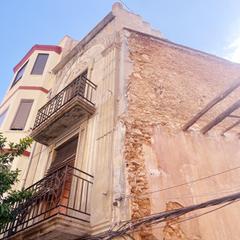 Casa en Hospital - Plaza del Real. Casa con historia y acceso a dos calles en pleno centro de caste