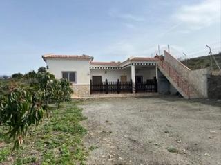 Masía en Almayate Bajo. Casa rural de una sola planta en paraje de trasierra