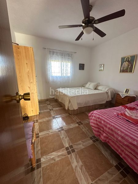 Foto aa96f44b-9d8b-4761-a3f6-7bdb30e6daa4. Masia amb xemeneia aparcament a Iznate