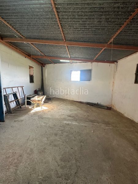 Foto ac54c2d4-336d-4212-8283-6cb9a0346a3d. Masia amb xemeneia aparcament a Iznate