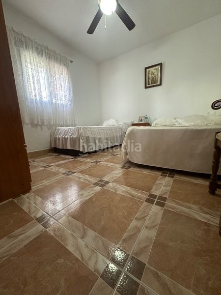 Foto b56e72bc-9cd9-4bc5-9277-cea9fabd120d. Masia amb xemeneia aparcament a Iznate