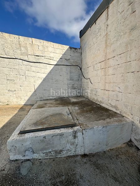 Foto e807b99e-3c7e-44f2-a8dd-d7fa21497d3f. Masia amb xemeneia aparcament a Iznate