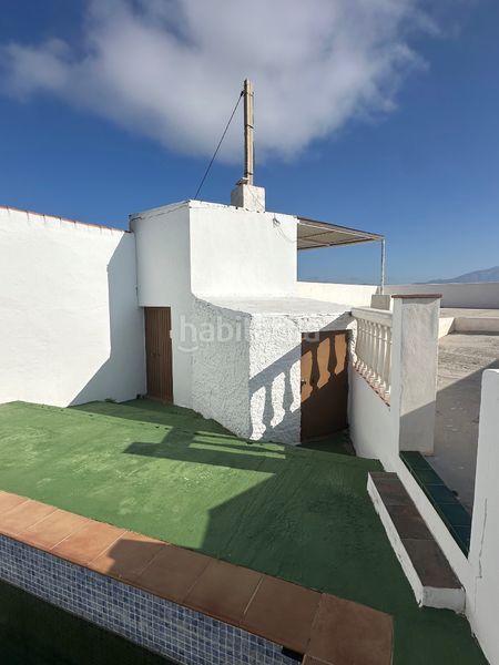 Foto e91d7189-3954-472d-be42-8529268d9723. Masia amb xemeneia aparcament a Iznate