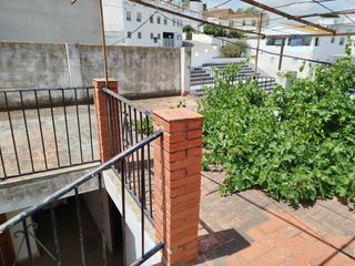 Casa a Benamocarra. ??? ¡oportunidad única en el corazón de benamocarra! ???