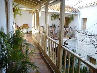 Casa a Benamocarra. Casa de pueblo estilo romana en benamocarra