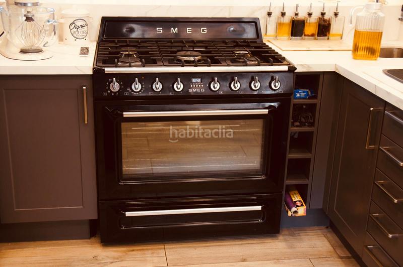 Foto 3224a735-6456-41e8-a5fe-3b88c3edf7e4. Edifici amb piscina a Comares