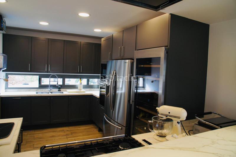 Foto 3865374d-6982-4225-b5f0-c3ca91a378a9. Edifici amb piscina a Comares