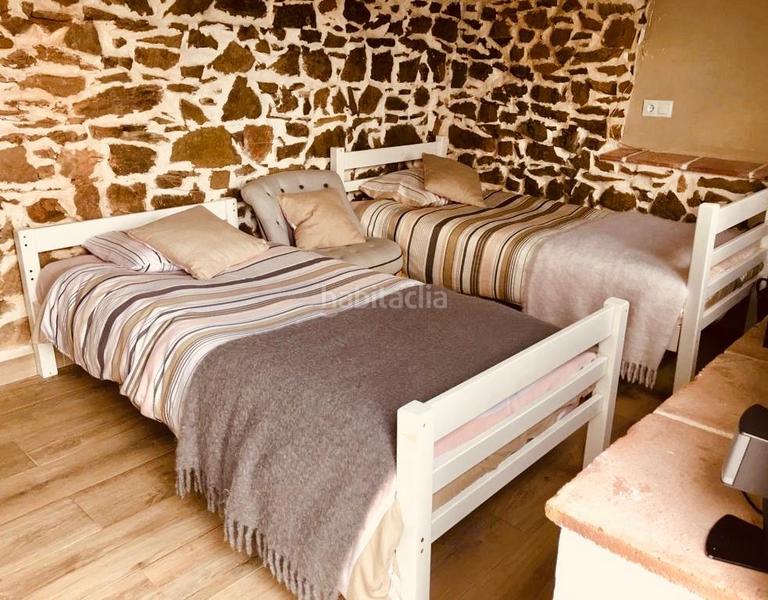 Foto 46aa2770-760b-4c1f-be02-823f8d424729. Edifici amb piscina a Comares