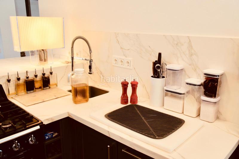 Foto 47cca977-d98f-4203-a483-f8d867aa2b5e. Edifici amb piscina a Comares