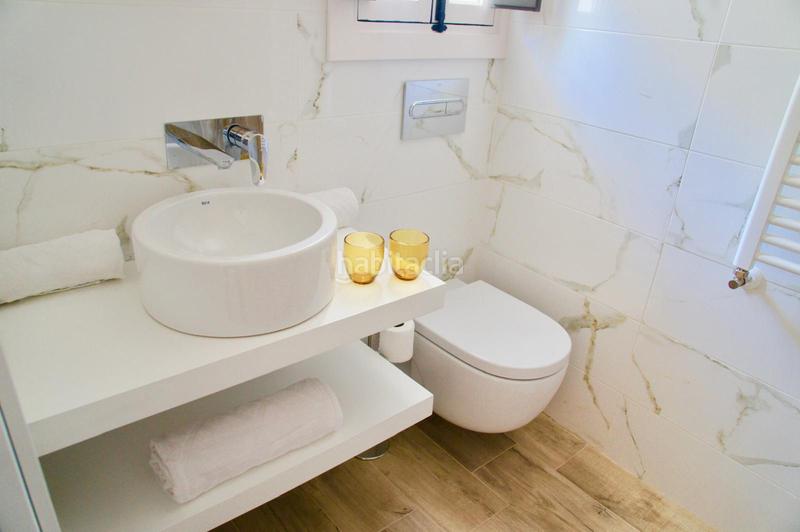 Foto 8c294633-823a-4359-8ef8-ae6d6482395f. Edifici amb piscina a Comares