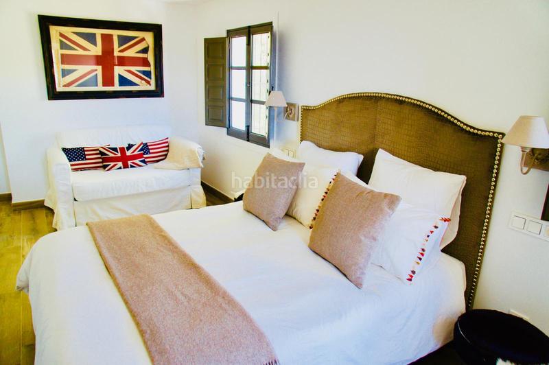 Foto 8e855615-582d-4112-b62a-92795a337715. Edifici amb piscina a Comares