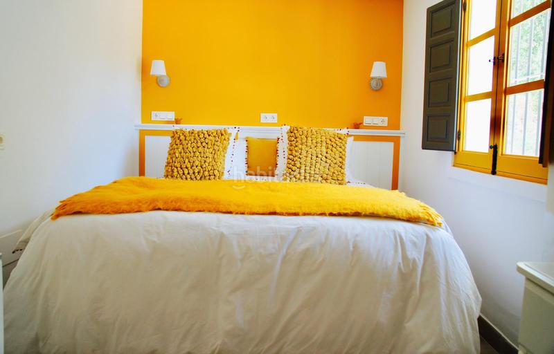 Foto 91a3a06f-4d77-4af2-8a3d-ce1e4bb6e632. Edifici amb piscina a Comares