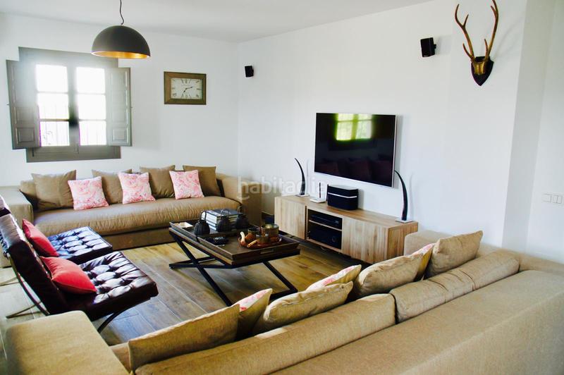 Foto 93231846-2730-483e-8e9e-c29a9cc57a59. Edifici amb piscina a Comares