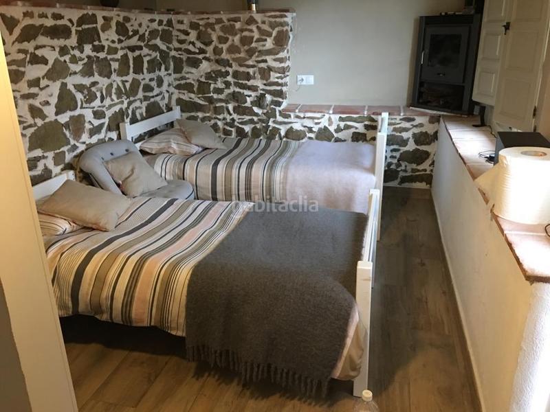 Foto d39854d4-b031-4fd4-baa6-96034c3beb1a. Edifici amb piscina a Comares