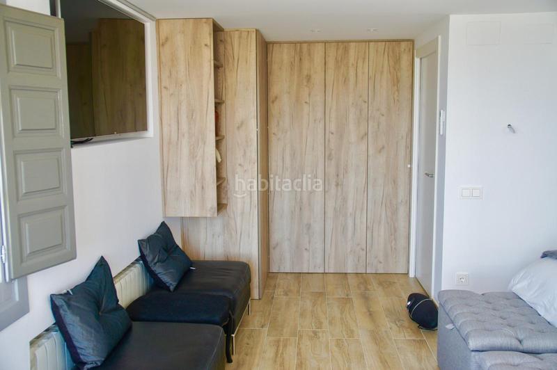 Foto d7da8efc-0529-46ca-8678-8063c6e59d57. Edifici amb piscina a Comares