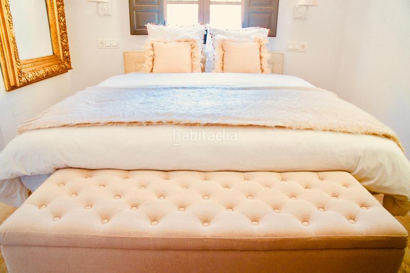 Foto d8623140-ce0c-4256-adf1-77620bde6ce3. Edifici amb piscina a Comares