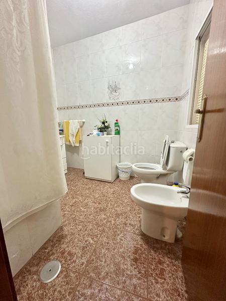 Foto a976ff0f-9ffe-41e2-9653-b48f3e098785. Casa aparellada a Benamargosa