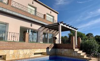 Haus  Terreno a sunp.. Casa con piscina en valle niza