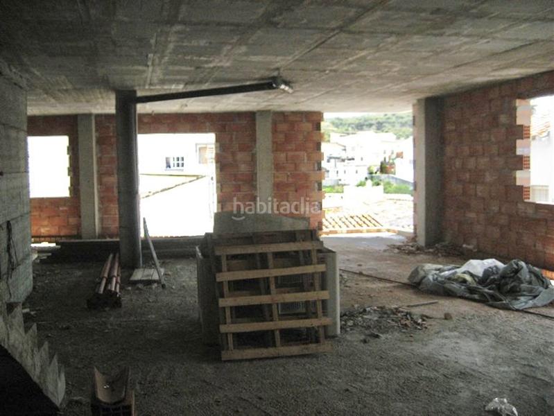 Foto 37c150ea-d685-4888-b2c3-ce03f63f8654. Casa adosada adosado en construcción en Benamocarra