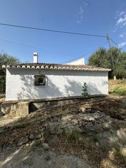 Country house in Cútar. Parcela con casa de 4 habitaciones - naturaleza, espacio y tranq