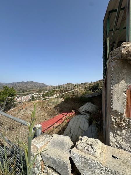 Foto f534c948-30fa-4205-af98-fffdd4c98e06. Finca rústica cuadra en terreno de 102m2 en Benamargosa