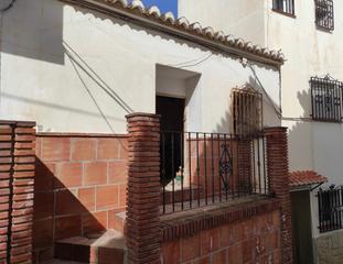 Maison jumelée à Benamocarra. Pequeña vivienda a reformar en el corazón de benamocarra
