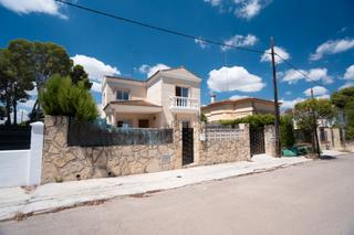 Chalet à Carrer 108 13. Chalet independiente en la cañada: tu oasis personal