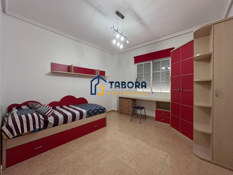 Foto 165b976d-f368-4197-a2a1-367aa994dbe0. Casa aparellada amb aparcament a Centro Mutxamel