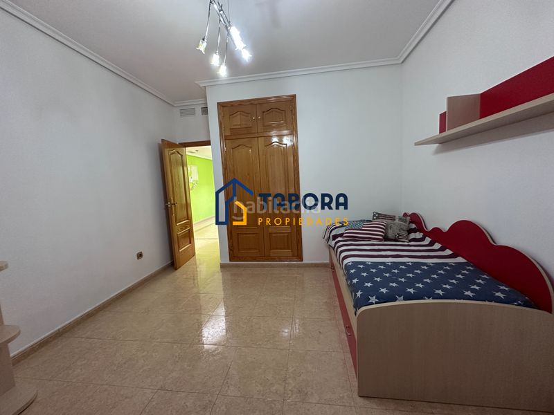 Foto a15a2e0a-b3f8-4fbe-88ec-8735c08b088e. Casa aparellada amb aparcament a Centro Mutxamel