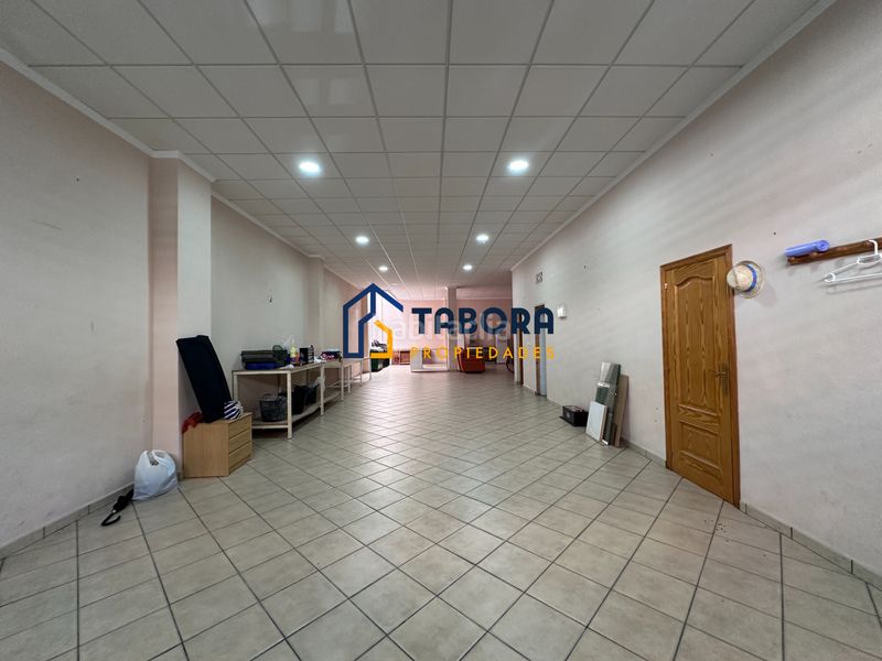 Foto a6f313f0-8714-4f4e-b027-1e26a9415ee1. Casa aparellada amb aparcament a Centro Mutxamel