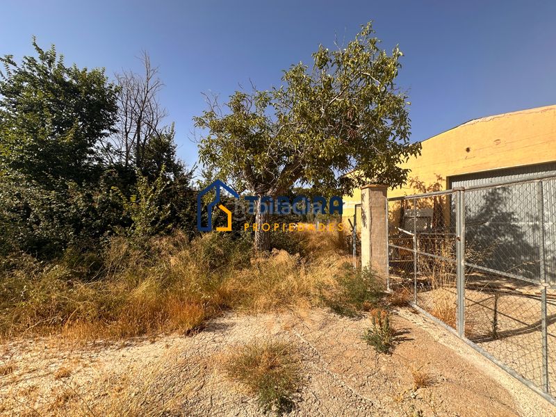 Foto ffc57615-7314-49a4-9f5d-a1591422985e. Finca rústica a avinguda de la constitució 8 a Castalla