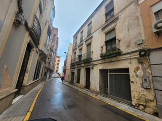 Haus en Calle vasco nez 42. Casa para reformar o derribar