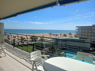 Affitto Piccolo appartamento in Passeig marítim de neptú 82. Apartamento en alquiler temporada de verano