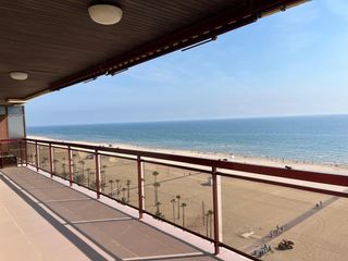 Apartament a Passeig marítim de neptú 76. Apartamento en primera linea