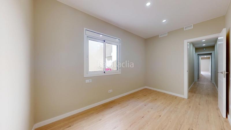 Foto 2795d66f-d220-481b-b726-2006ed936f59. Piso  reformado en calle rossello en El Camp de l´Arpa del Clot Barcelona