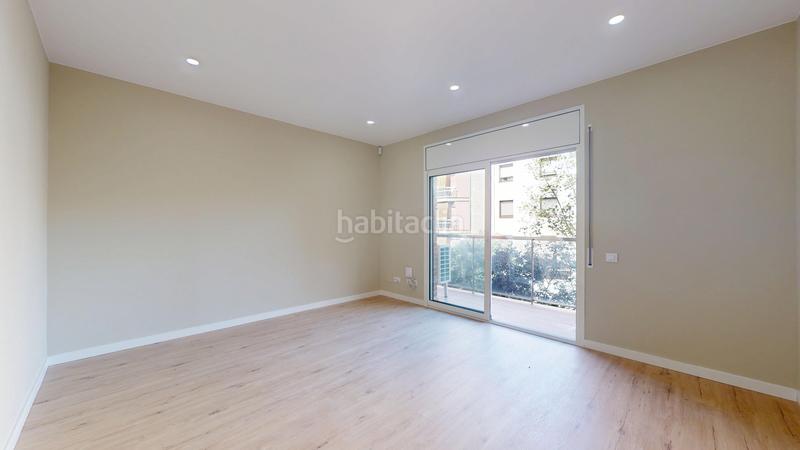 Foto 8549584e-4244-4e6b-a499-cd965f7752a0. Piso  reformado en calle rossello en El Camp de l´Arpa del Clot Barcelona