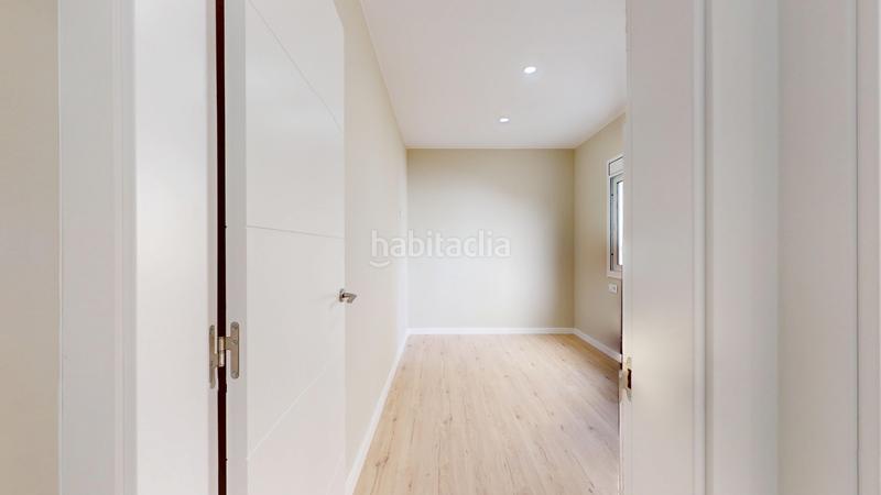 Foto ad9f2621-9acb-4198-988d-81035aa91a49. Piso  reformado en calle rossello en El Camp de l´Arpa del Clot Barcelona