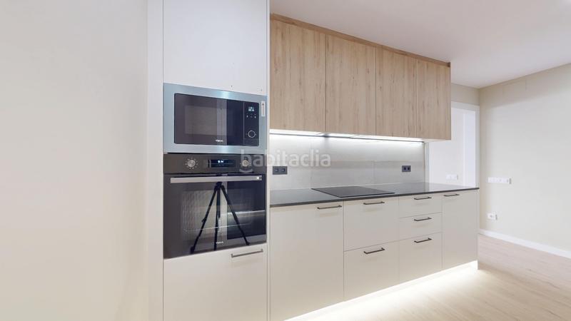 Foto ce6853ef-820b-4a94-b8af-b336f315f5fc. Piso  reformado en calle rossello en El Camp de l´Arpa del Clot Barcelona