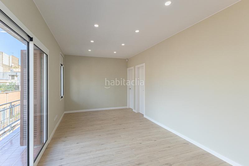 Foto 0b77c539-9595-4896-8740-455d40a0121e. Piso  reformado en daoiz i velarde en Sants Barcelona