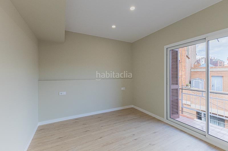 Foto 7b1c994f-97c7-486f-a086-72d32682e85a. Piso  reformado en daoiz i velarde en Sants Barcelona