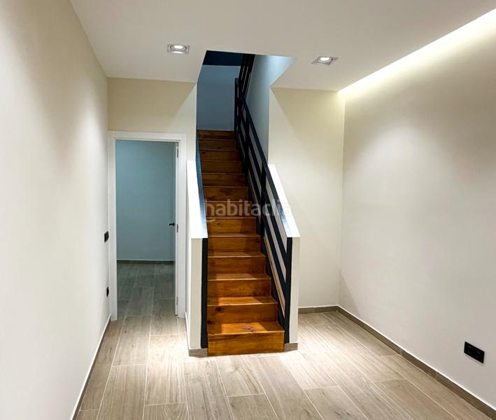 Foto 1e5b723c-e5ea-4e94-b536-5af090fd783c. Dúplex duplex reformada en calle gomis, gracia en Barcelona