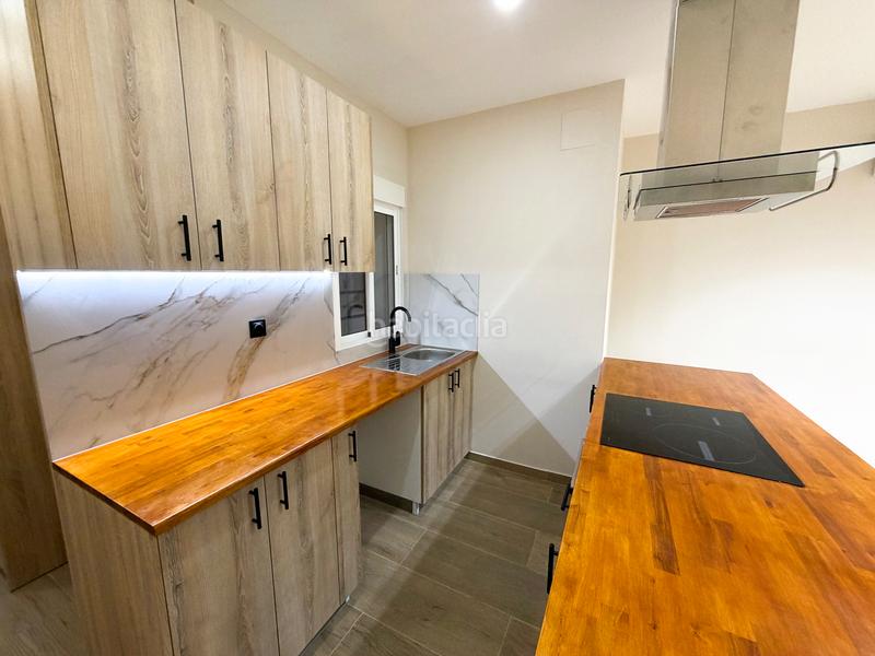 Foto 585439b4-707c-4fa8-899a-a50cd2637530. Dúplex duplex reformada en calle gomis, gracia en Barcelona