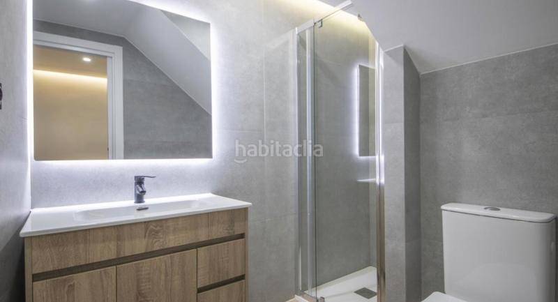 Foto b6b462ae-8d81-46ab-ac59-7ae1b7d52d85. Dúplex duplex reformada en calle gomis, gracia en Barcelona