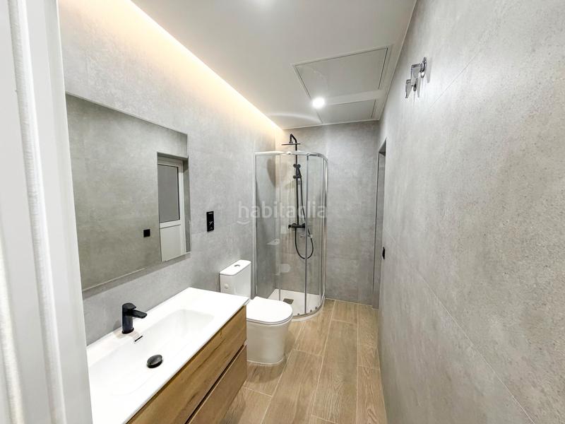 Foto c0113bb9-9199-4e92-b33e-eced925c610c. Dúplex duplex reformada en calle gomis, gracia en Barcelona