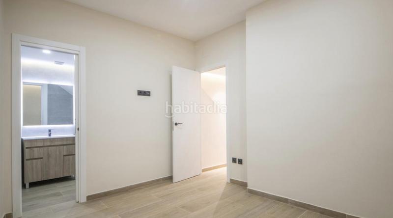 Foto e033ca98-0efd-4a5e-8e20-1e2d97652c1d. Dúplex duplex reformada en calle gomis, gracia en Barcelona