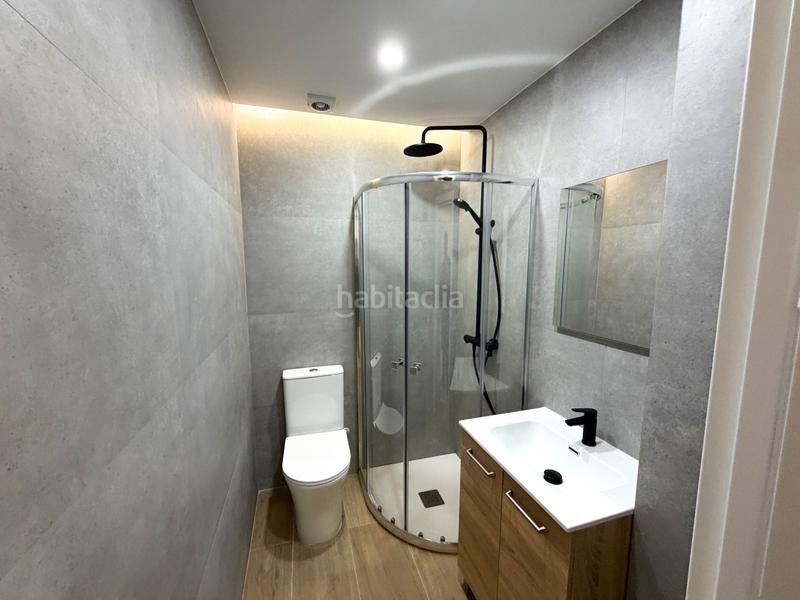 Foto fa4c95de-33ba-418d-ad10-dc6c15a86934. Dúplex duplex reformada en calle gomis, gracia en Barcelona