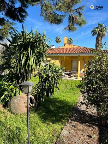 Foto 4d0ce5ee-becf-4d84-8a5b-142b7b7fe5d2. Chalet with heating parking pool in Ciudad Jardín Badajoz