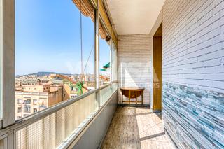 Appartement à Carrer de sant antoni maria claret 169. Ideal inversión! ático con bonitas vistas a sagrada-familia.