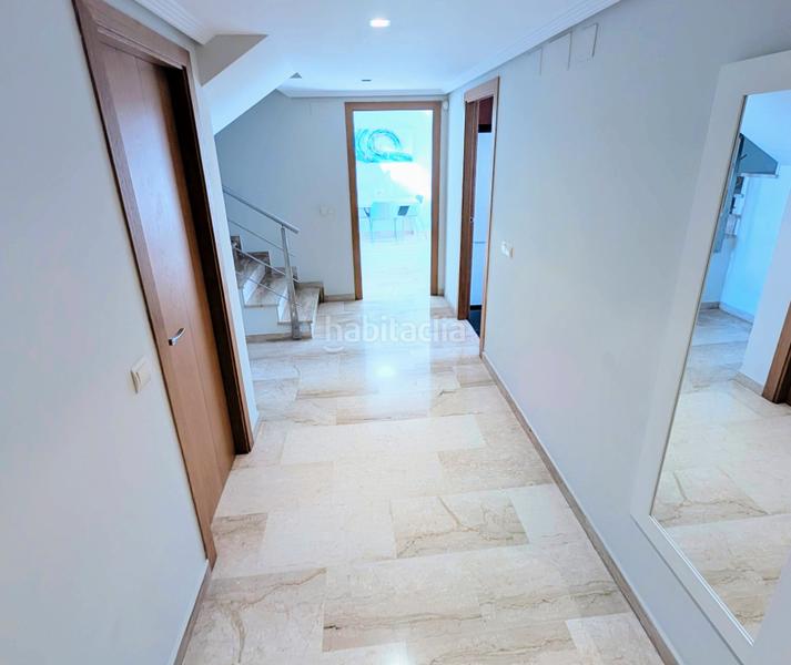 Foto 4937534a-6274-47f6-b231-19708d4e8501. Rent penthouse in carrer de la vall de la ballestera 64 in Valencia
